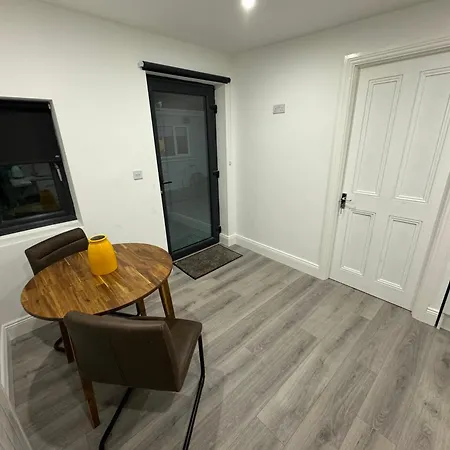 Apartment Weston